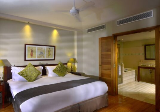 8.Sofitel Mauritius L'Imperial Resort & Spa - Family Suite Main bedroom